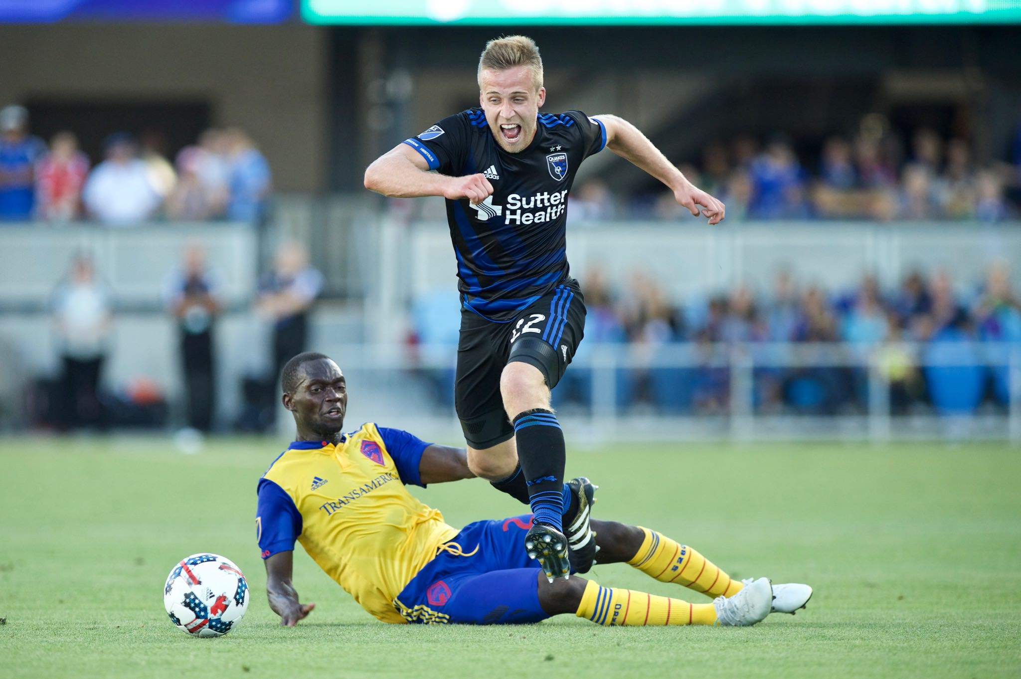 并在比赛尾 并在比赛尾